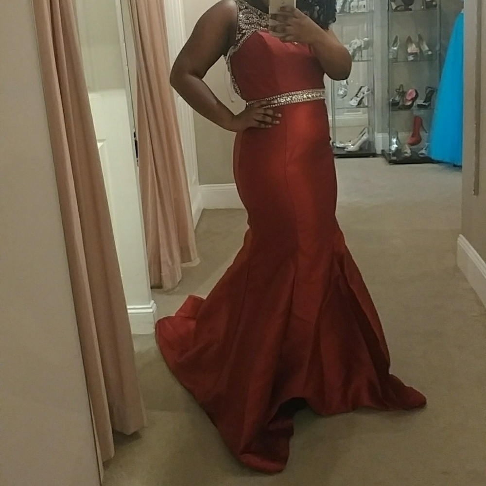 Selling my prom dress